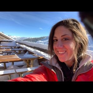 Meet your Posher, Laura